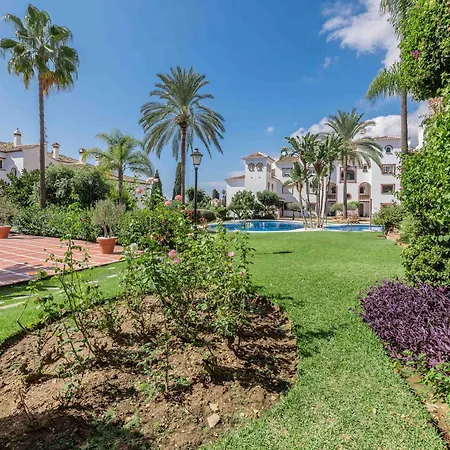 Jardin Y Piscina Junto Al Mar Apartment *